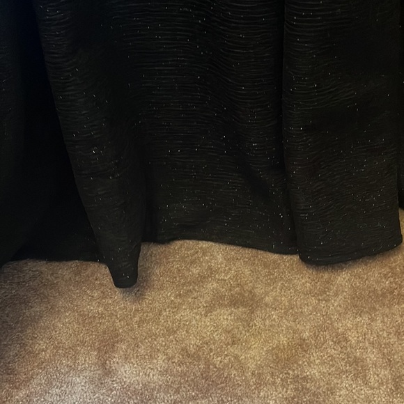 Floor length gown worn 1 time - Picture 4 of 5